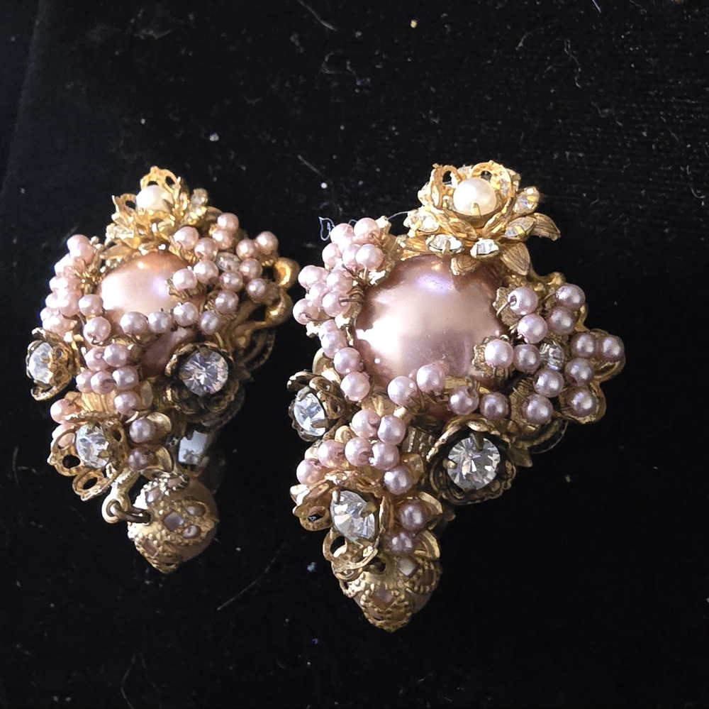 Vintage M&M Designs Florida Filigree Cluster Clip-On Earrings - Picture 5 of 7
